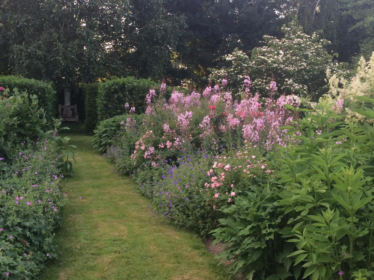 Bed and Breakfast Bed And Garden Alde Coninckshof Weurt Exteriér fotografie